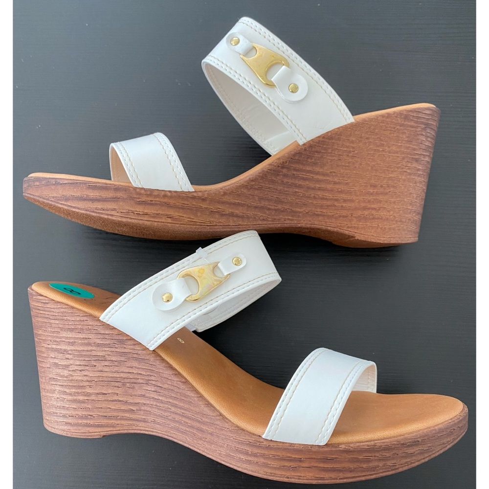 Women’s wedged sandal